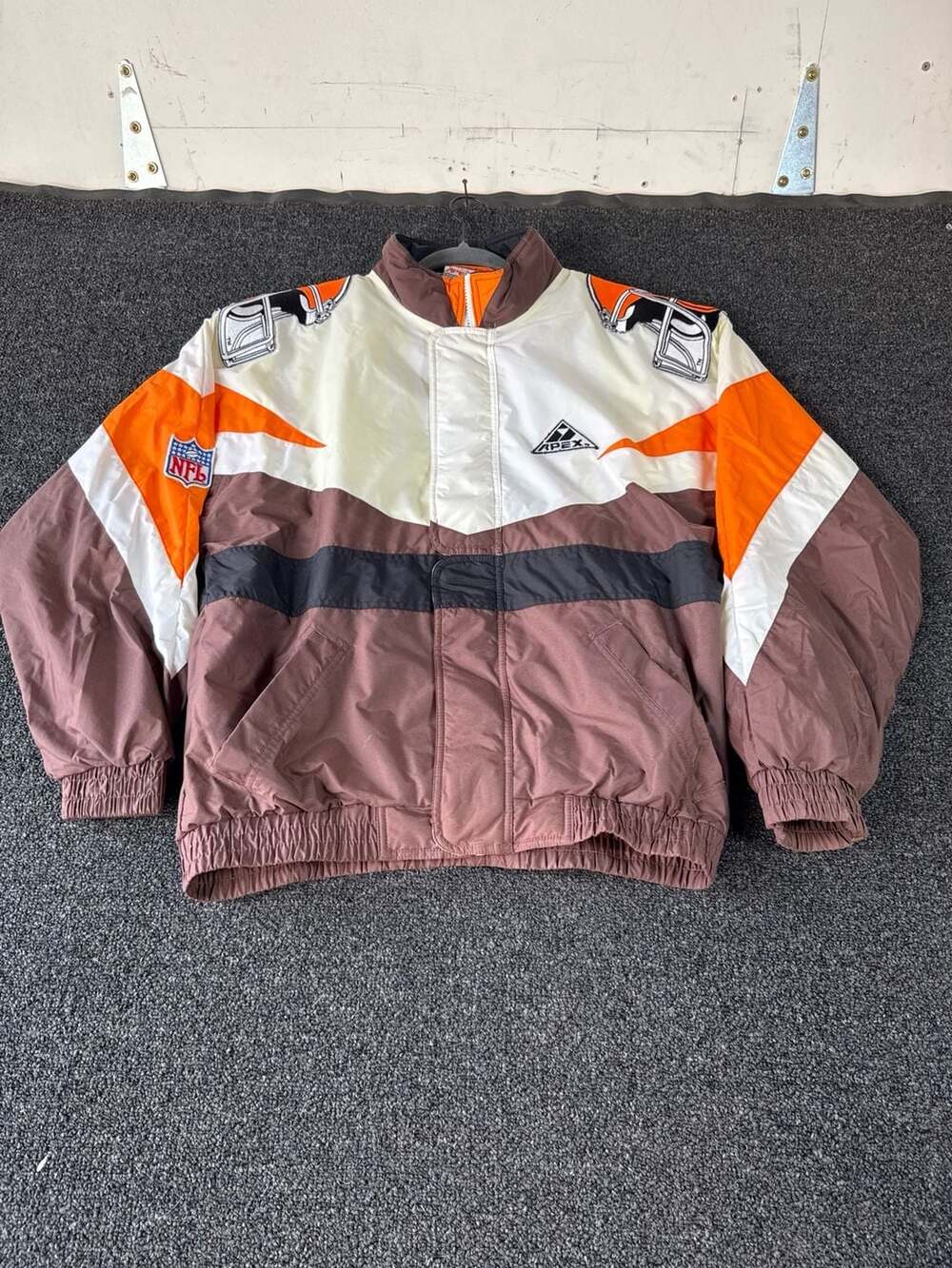 Vintage Apex One NFL Pro Line Cleveland Browns Puffer Jacket Size Medium